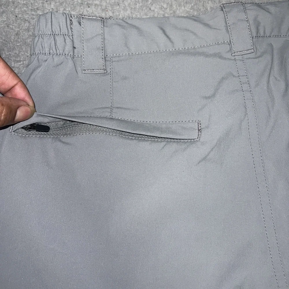 LL Bean Tropicwear Shorts Men's Size S (28 x 7) Gray Cargo Pockets Outdoors